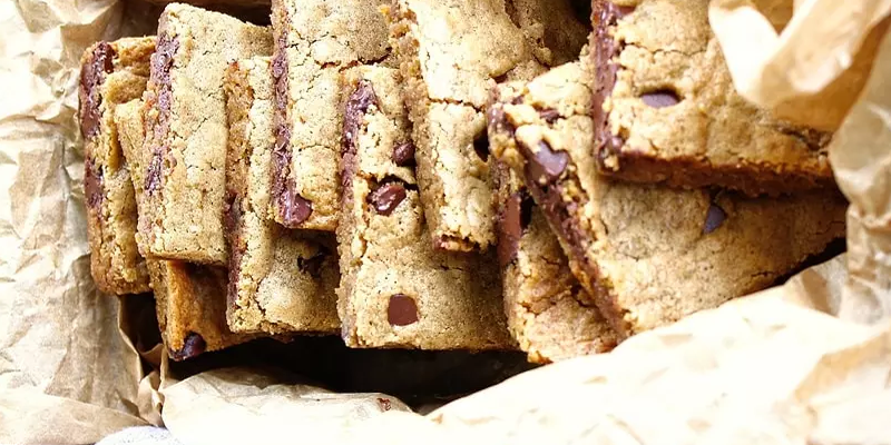 Kahveli Blondie | Brownie | Çikolata Parçalı: Kahveli Blondie Tarifi