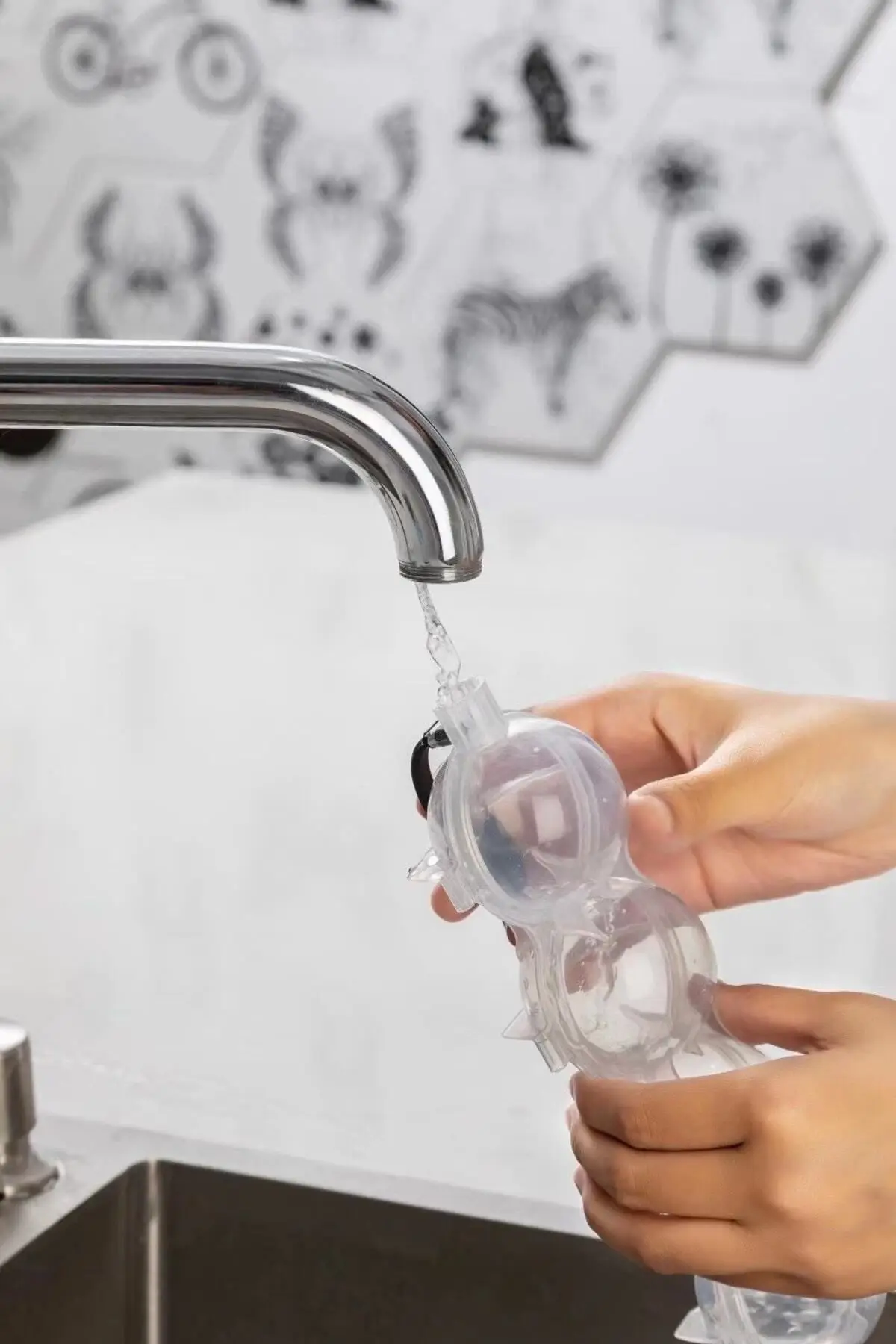 2 Adet Pratik 4`lü Top Buz Kalıbı | Sihirli 4`lü Küre Buz Kalıbı Sihirli Buz Kalıbı 2 Adet Pratik 4`lü Top Buz Kalıbı | Sihirli 4`lü Küre Buz Kalıbı Sihirli Buz Kalıbı