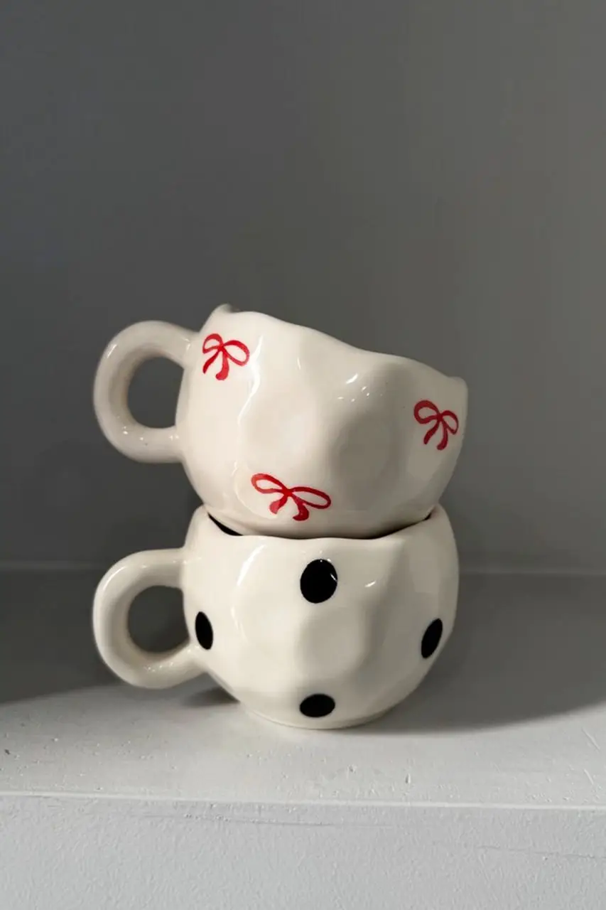 El Yapımı Seramik Siyah Puantiye Baskılı Büyük Boy Tasarım Mug Kupa Fincan | Mug Fincan Kupa Kahve Kupası El Yapımı Seramik Siyah Puantiye Baskılı Büyük Boy Tasarım Mug Kupa Fincan | Mug Fincan Kupa Kahve Kupası